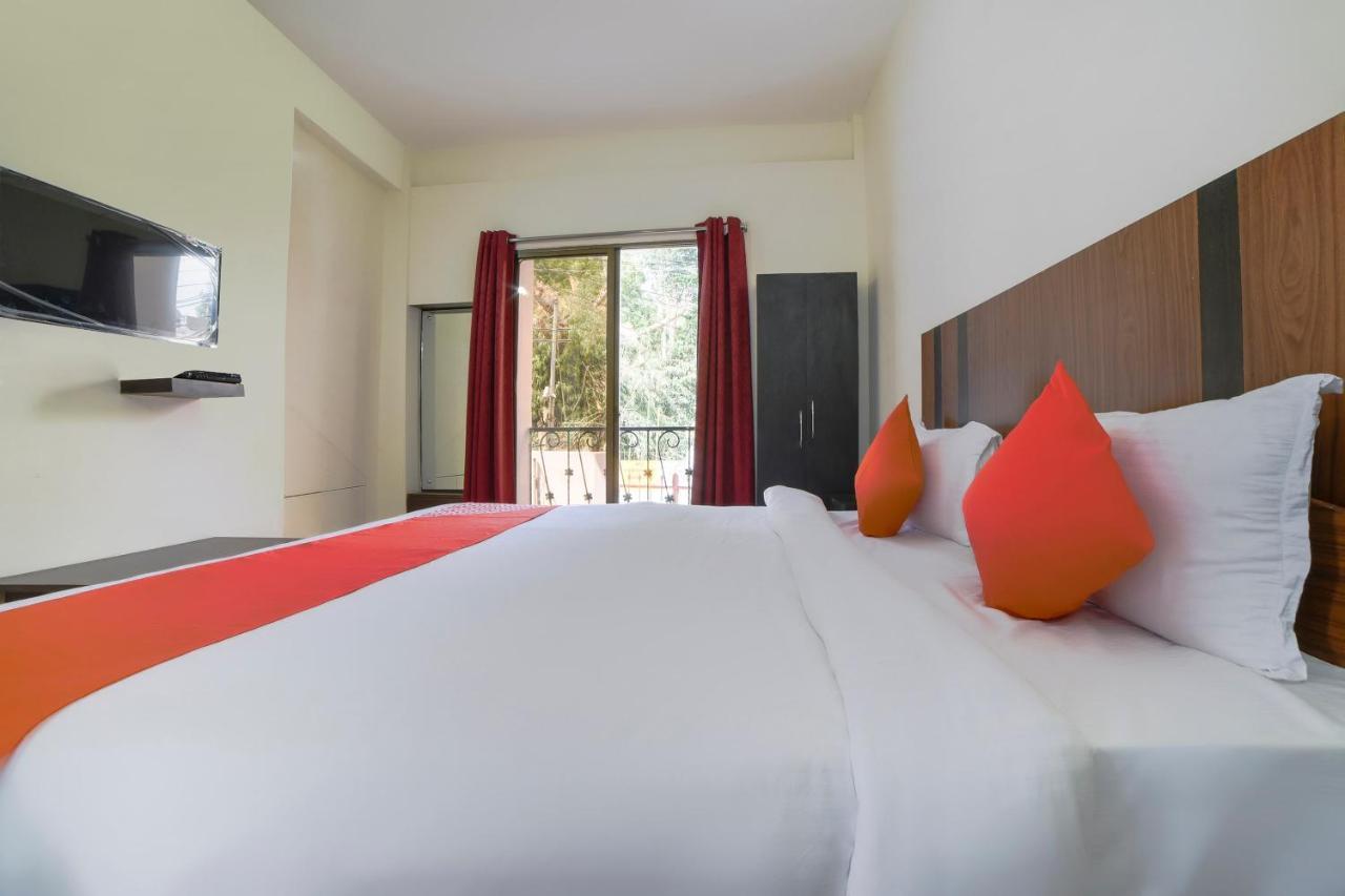 Oyo 40726 Classic Guest House 실롱 외부 사진