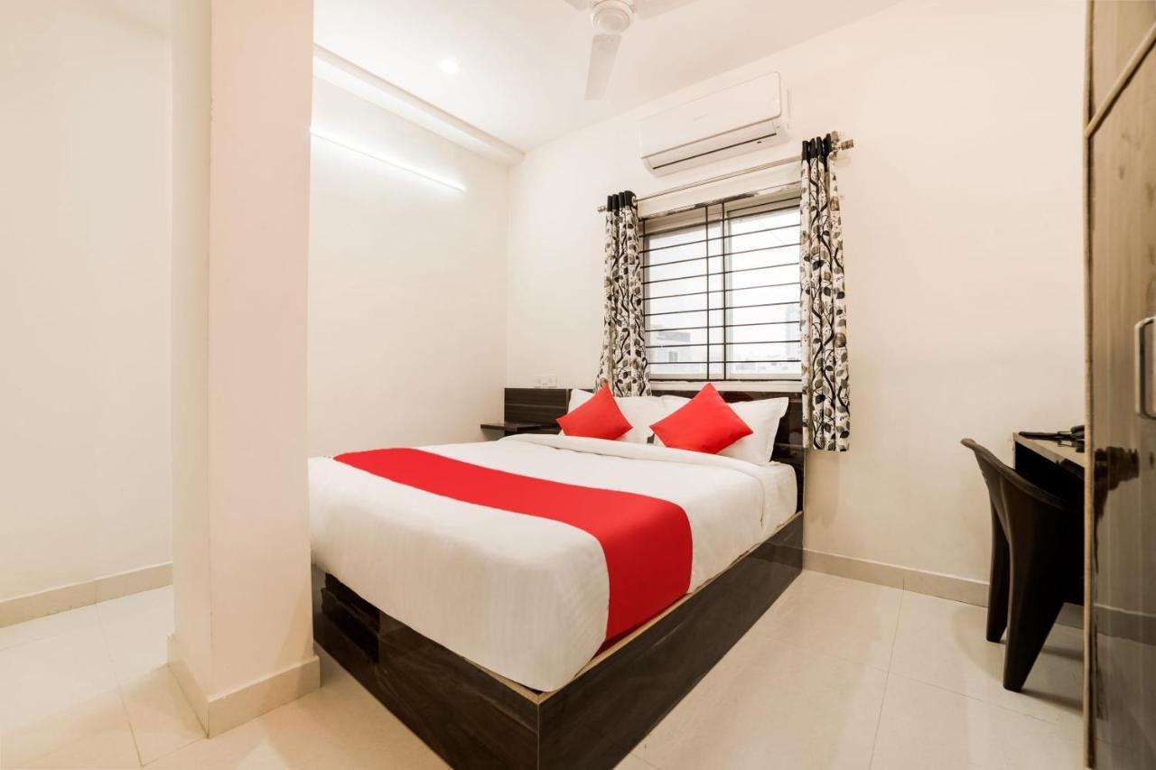 Oyo 40726 Classic Guest House 실롱 외부 사진