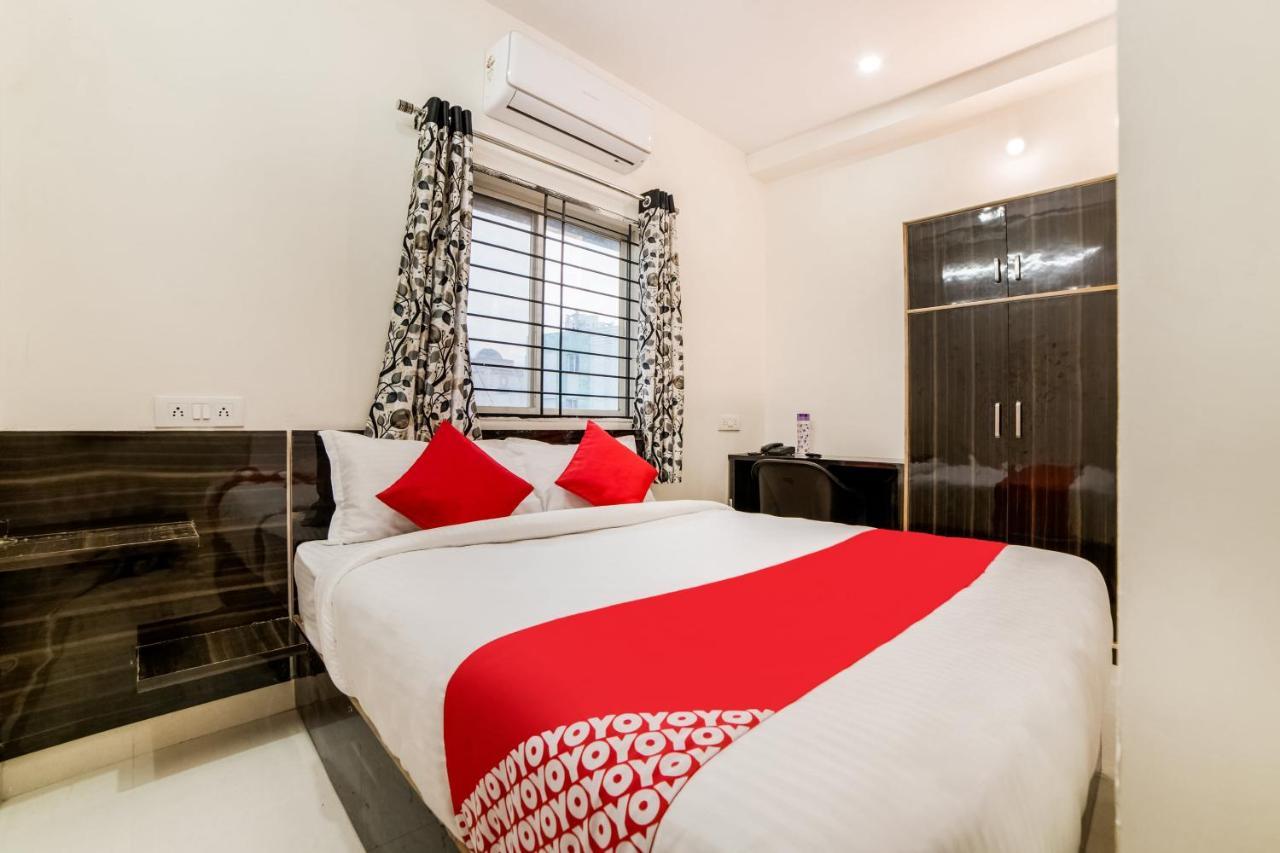 Oyo 40726 Classic Guest House 실롱 외부 사진