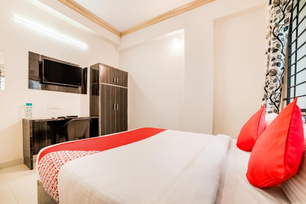 Oyo 40726 Classic Guest House 실롱 외부 사진