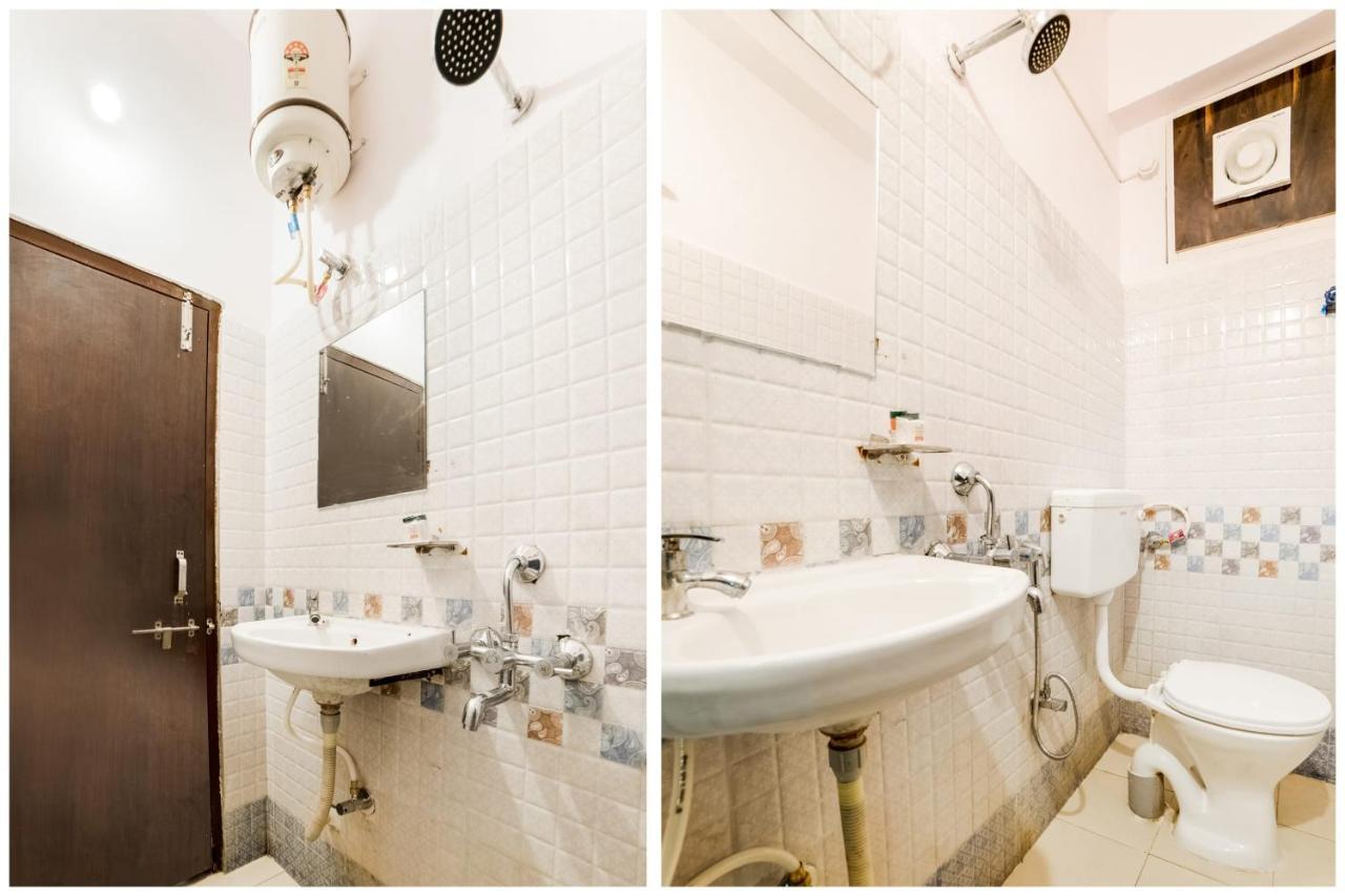 Oyo 40726 Classic Guest House 실롱 외부 사진