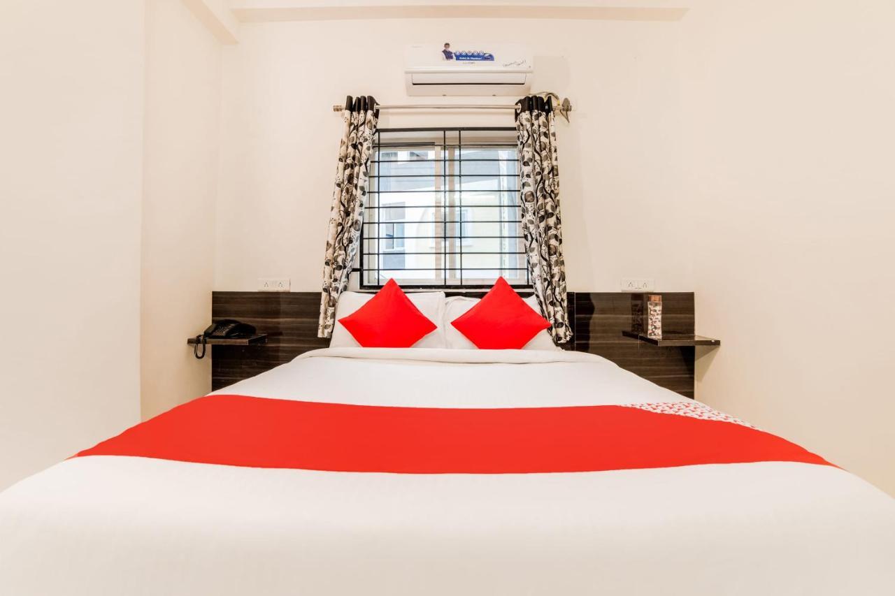 Oyo 40726 Classic Guest House 실롱 외부 사진