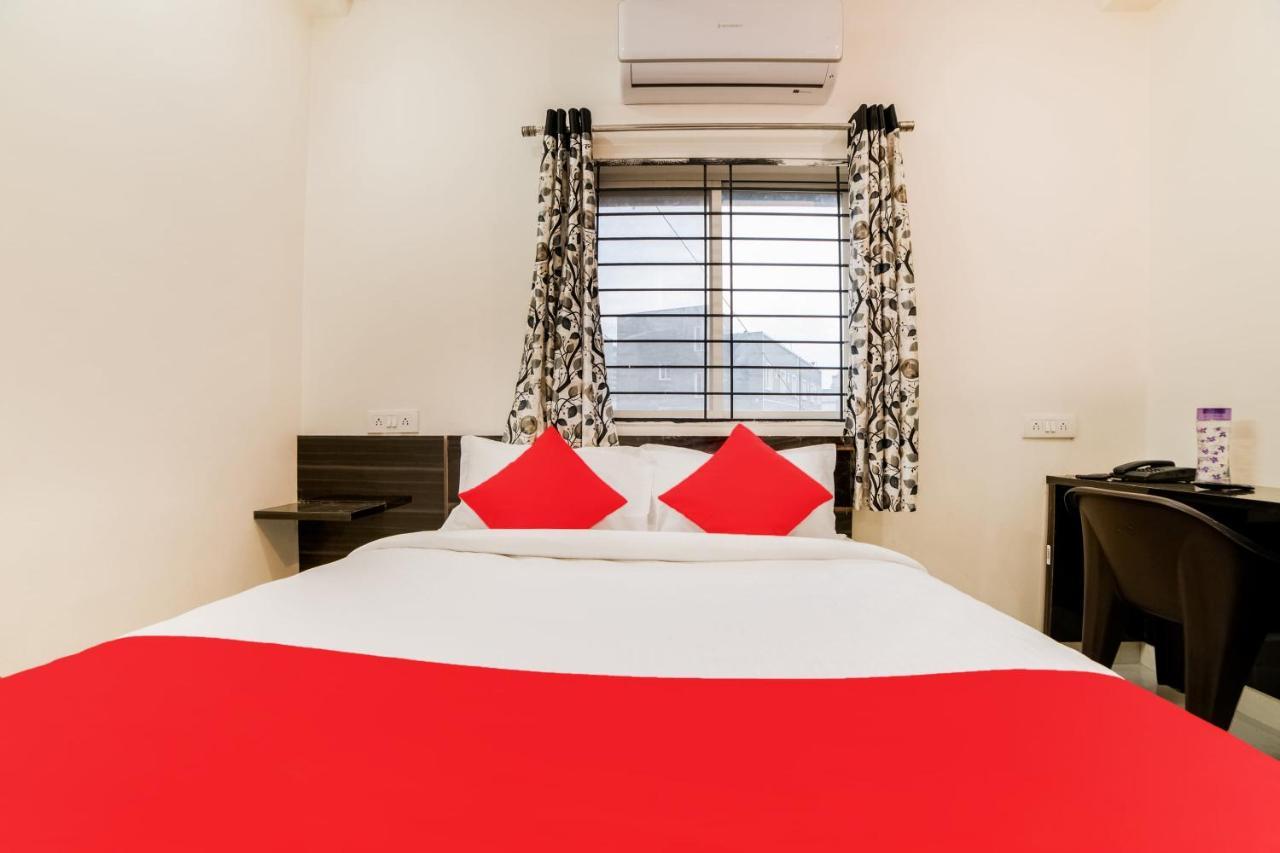 Oyo 40726 Classic Guest House 실롱 외부 사진