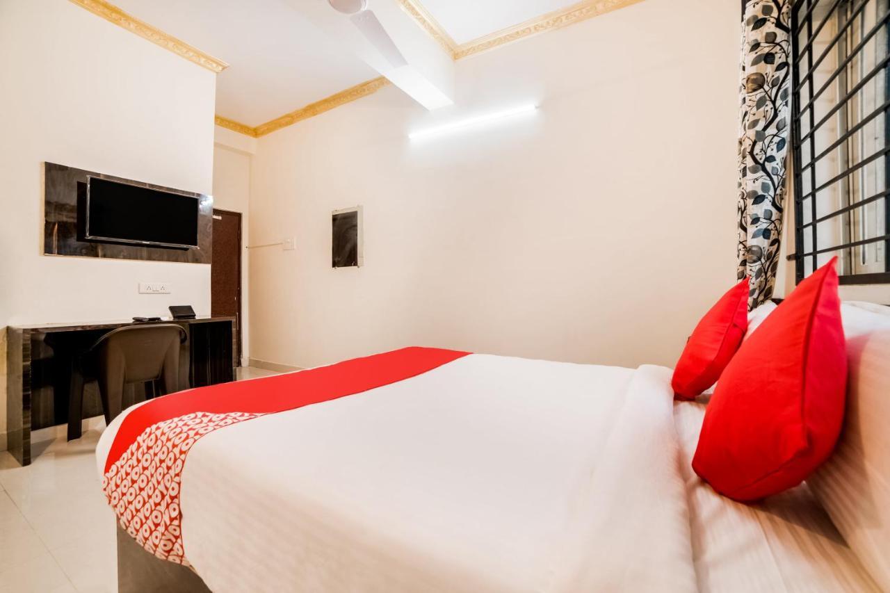 Oyo 40726 Classic Guest House 실롱 외부 사진
