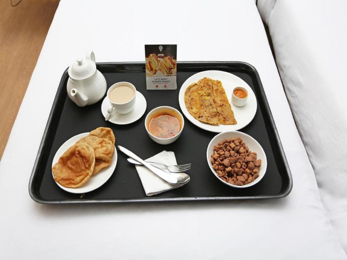 Oyo 40726 Classic Guest House 실롱 외부 사진